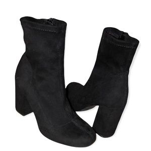 MIA ‘Valencia’ black suede ankle boots • Size 7